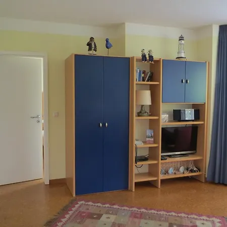 Strandlaeufer Im Haus Strelasund *