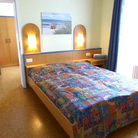 Strandlaeufer Im Haus Strelasund 아파트 *