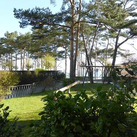 Strandlaeufer Im Haus Strelasund * Binz